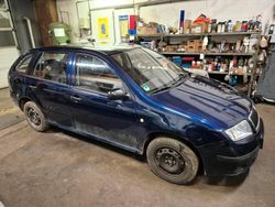 Blau Gebraucht 2004 Skoda Fabia Kombi | 1.100 € (Teuer)
