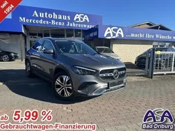 Mountaingrau Gebraucht 2023 Mercedes GLA200 Progressive SUV | 40.990 € (Etwas zu teuer)