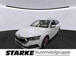 Moonweiss metallic Gebraucht 2023 Skoda Octavia Style Kombi | 31.630 € (Teuer)