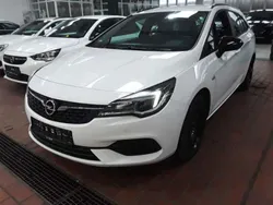 Schneeweiss/summitwhite/arctic Gebraucht 2022 Opel Astra Kombi | 15.980 € (Superpreis)