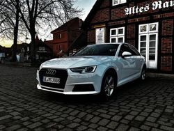 Weiß Gebraucht 2016 Audi A4 Design Limousine | 19.900 € (Fairer Preis)