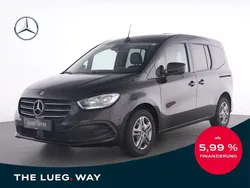 Loparitschwarz metallic Gebraucht 2024 Mercedes T180 Style Van / Kleinbus | 31.285 € (Teuer)