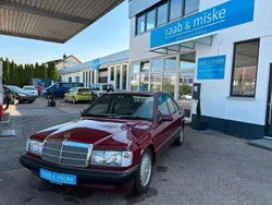 Rot Gebraucht 1990 Mercedes 190 Limousine | 4.690 €