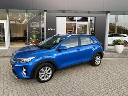 Blau Gebraucht 2022 Kia Stonic SUV | 19.209 €