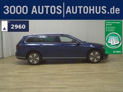 Aquamarinblau (metallic) Gebraucht 2021 VW Passat Kombi | 15.980 € (Guter Preis)