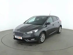 Grau Gebraucht 2016 Ford Focus Titanium Limousine | 12.380 € (Guter Preis)