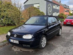 Blau Gebraucht 2001 VW Golf Cabriolet Classicline Cabrio | 3.100 € (Guter Preis)