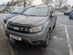 Städtisches grau Gebraucht 2024 Dacia Duster Journey SUV | 23.990 € (Fairer Preis)