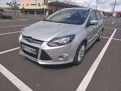 Silber Gebraucht 2011 Ford Focus Titanium Limousine | 5.800 € (Fairer Preis)