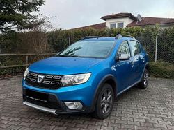 Blau Gebraucht 2017 Dacia Sandero Stepway Kleinwagen | 8.290 € (Fairer Preis)