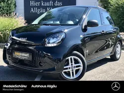 Schwarz Gebraucht 2022 Smart ForFour Electric Drive Limousine | 9.490 € (Fairer Preis)