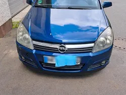 Blau Gebraucht 2004 Opel Astra Limousine | 1.500 € (Guter Preis)
