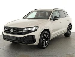 Sechura beige metallic Gebraucht 2024 VW Touareg R-line SUV | 79.495 € (Teuer)