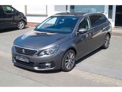 Gris platinium (metallic) Gebraucht 2021 Peugeot 308 SW Kombi | 14.890 €
