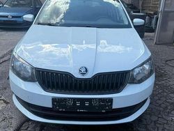 Weiß Gebraucht 2016 Skoda Fabia Active Kleinwagen | 4.990 € (Fairer Preis)