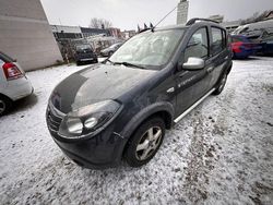 Grau Gebraucht 2012 Dacia Sandero Stepway SUV | 3.990 € (Etwas zu teuer)