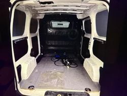 Weiß Gebraucht 2017 Nissan e-NV200 Van / Kleinbus | 7.500 €