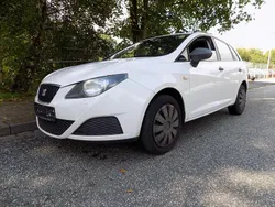 Weiß Gebraucht 2001 Seat Ibiza Reference Limousine | 3.290 €
