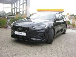 Schwarz Gebraucht 2024 Ford Focus ST-Line Limousine | 24.990 € (Fairer Preis)