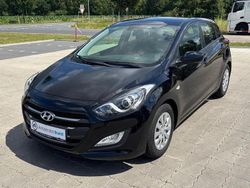 Schwarz Gebraucht 2016 Hyundai i30 Classic Limousine | 10.290 € (Fairer Preis)