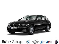 Black sapphire metallic Gebraucht 2021 BMW 320 Sport Line Kombi | 26.499 € (Superpreis)