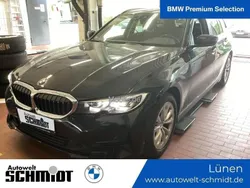 Schwarz Gebraucht 2022 BMW 318 Advantage Kombi | 26.890 € (Fairer Preis)