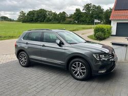 Silber Gebraucht 2016 VW Tiguan Comfortline SUV | 15.250 € (Teuer)