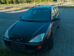 Schwarz Gebraucht 2000 Ford Focus Kombi | 400 € (Guter Preis)