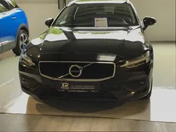 Schwarz Gebraucht 2018 Volvo V60 Momentum Kombi | 19.850 € (Teuer)
