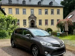 Grau Gebraucht 2013 Toyota Verso Life Van / Kleinbus | 14.999 €