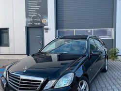 Schwarz Gebraucht 2010 Mercedes E200 Kombi | 9.399 € (Fairer Preis)