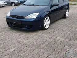 Blau Gebraucht 2002 Ford Focus Kombi | 2.350 € (Teuer)