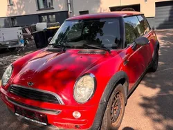 Rot Gebraucht 2003 Mini ONE Kleinwagen | 3.150 € (Etwas zu teuer)