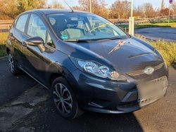Grau Gebraucht 2010 Ford Fiesta Trend Limousine | 4.990 € (Fairer Preis)