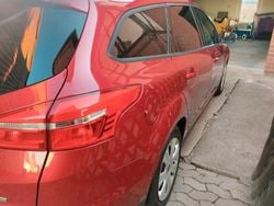 Rot Gebraucht 2018 Ford Focus ST-Line Kombi | 14.550 € (Guter Preis)