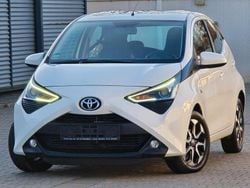 Weiß Gebraucht 2019 Toyota Aygo X-play Kleinwagen | 8.390 € (Fairer Preis)