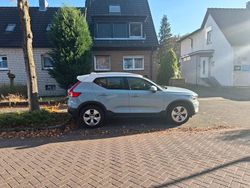 Grau Gebraucht 2018 Volvo XC40 Momentum SUV | 25.000 € (Fairer Preis)