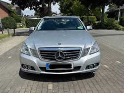 Silber Gebraucht 2009 Mercedes E200 Elegance Limousine | 14.500 € (Etwas zu teuer)