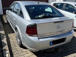 Silber Gebraucht 2005 Opel Vectra GTS Limousine | 1.800 €