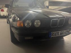Schwarz Gebraucht 1991 BMW 735 Limousine | 11.900 €