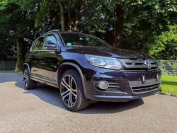Schwarz Gebraucht 2015 VW Tiguan R-line SUV | 16.400 € (Etwas zu teuer)