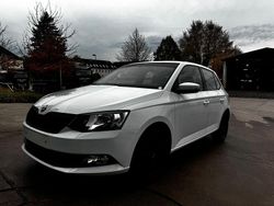 Weiß Gebraucht 2018 Skoda Fabia Active Kleinwagen | 7.500 € (Fairer Preis)