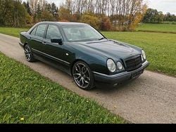 Grün Gebraucht 1997 Mercedes E420 Limousine | 3.500 €