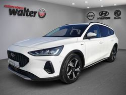 Weiß Gebraucht 2022 Ford Focus Limousine | 16.490 € (Guter Preis)