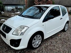 Weiß Gebraucht 2009 Citroën C2 Kleinwagen | 790 €