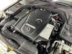 Weiß Gebraucht 2015 Mercedes C180 AMG line Limousine | 13.500 € (Etwas zu teuer)