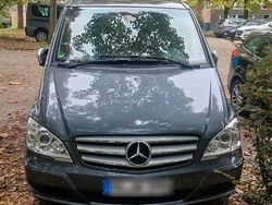 Grau Gebraucht 2011 Mercedes Viano Van / Kleinbus | 15.500 € (Fairer Preis)