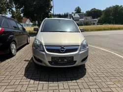 Gold Gebraucht 2011 Opel Zafira Innovation Van / Kleinbus | 6.550 € (Fairer Preis)