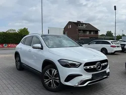 Digitalweiss metalliclack Gebraucht 2024 Mercedes GLA250 SUV | 41.500 € (Guter Preis)