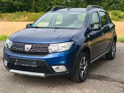 Blau Gebraucht 2018 Dacia Sandero Celebration Kleinwagen | 7.490 € (Guter Preis)